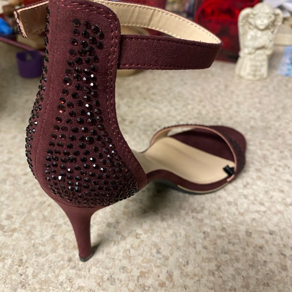 Marc Fisher Betye Jeweled Burgundy Shoes Size 8M. NWOT. 4 inch Heels Beautiful - Picture 10 of 16